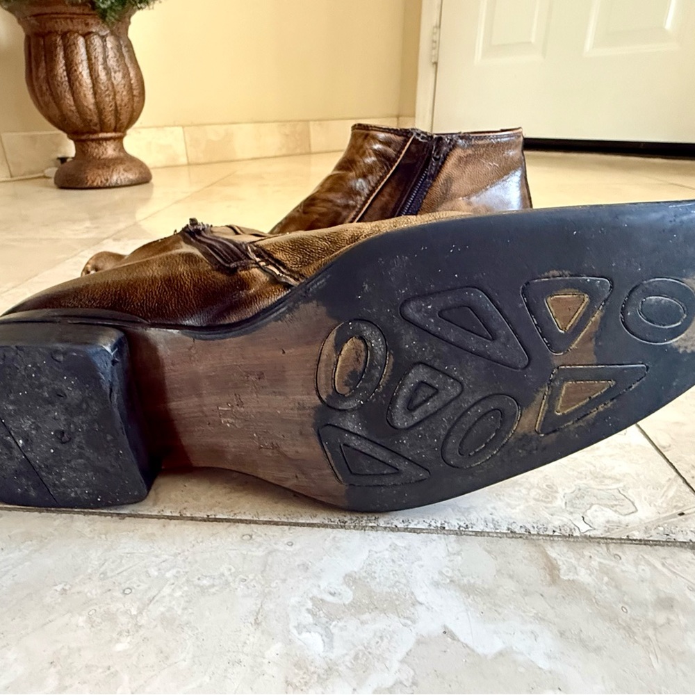 Robert Wayne Leather Mens Dress Shoes/Boot, Size 11 - Picture 8 of 8